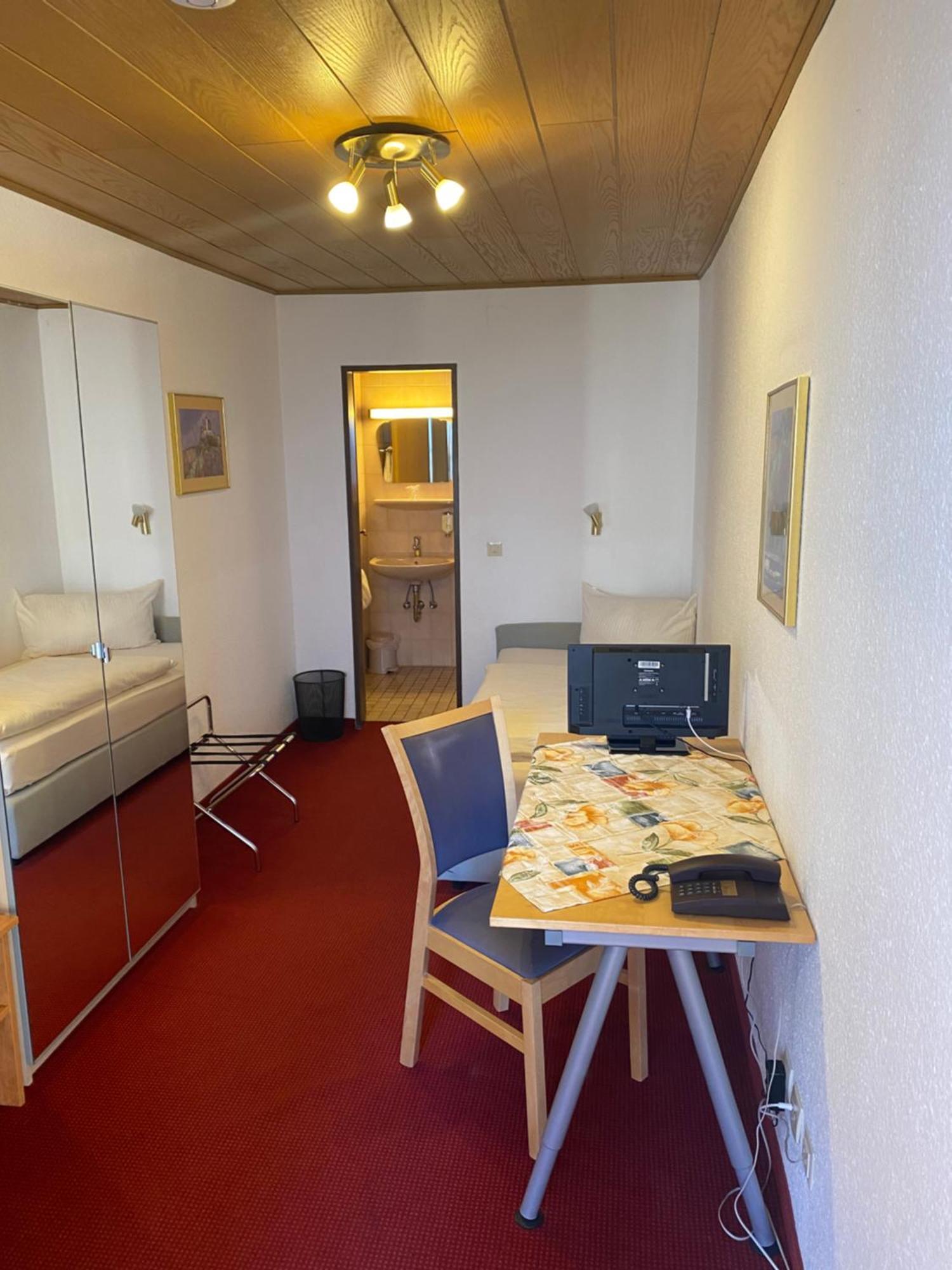 Gaestehaus Vis-A-Vis Rüdesheim nad Renem Zewnętrze zdjęcie